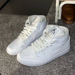 Nike Air Jordan 1 Mid All White